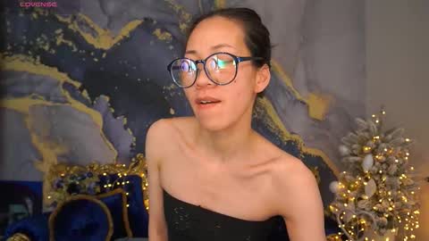 Snapshot of yennstar chatting on 02/27/26, 08:42 yennstar online show from 02/27/26, 08:42