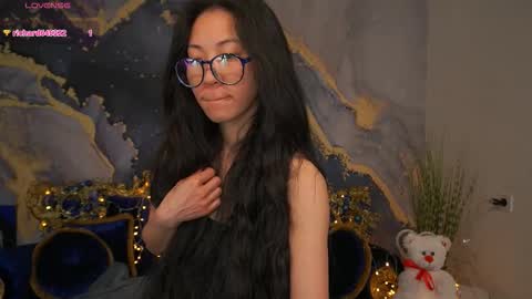 Snapshot of yennstar chatting on 03/06/26, 09:00 yennstar online show from 03/06/26, 09:00