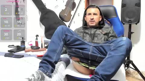 Snapshot of yeol_king chatting on 01/23/25, 07:40 Yeol online show from 01/23/25, 07:40