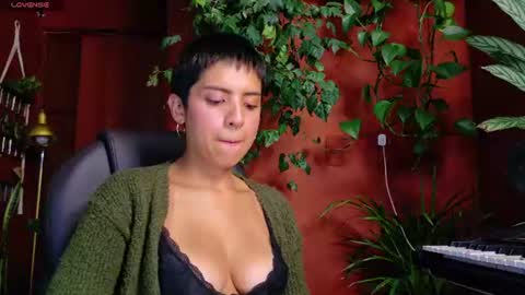 Snapshot of yeriawaddell_ chatting on 06/10/26, 11:57 yeriawaddell online show from 06/10/26, 11:57