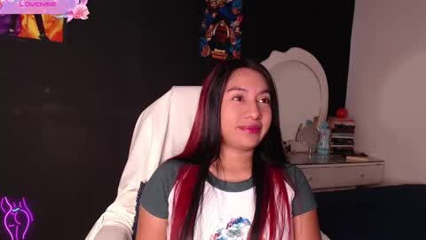 Snapshot of yes2802 chatting on 02/14/25, 02:02 Yesi online show from 02/14/25, 02:02