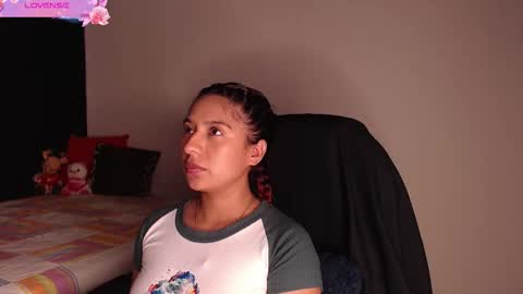 Snapshot of yes2802 chatting on 10/06/25, 04:59 Yesi online show from 10/06/25, 04:59