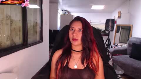 Snapshot of yes2802 chatting on 10/08/25, 02:36 Yesi online show from 10/08/25, 02:36