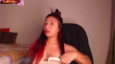 Snapshot of yes2802 chatting on 10/13/25, 03:34 Yesi online show from 10/13/25, 03:34