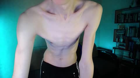 Snapshot of yes_cute_boy_ chatting on 02/13/26, 07:43 Eden online show from 02/13/26, 07:43