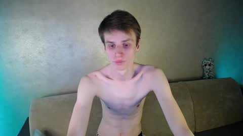 Snapshot of yes_cute_boy_ chatting on 03/09/26, 09:41 Eden online show from 03/09/26, 09:41