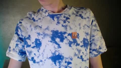 Snapshot of yes_cute_boy_ chatting on 03/27/26, 06:18 Eden online show from 03/27/26, 06:18