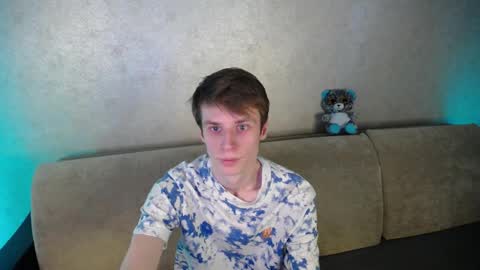 Snapshot of yes_cute_boy_ chatting on 03/30/26, 08:48 Eden online show from 03/30/26, 08:48