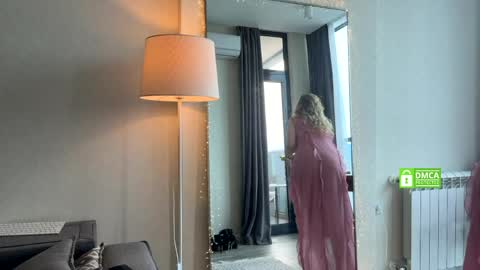 Snapshot of yes_mommy_zlata chatting on 04/18/26, 07:12 Zlata online show from 04/18/26, 07:12