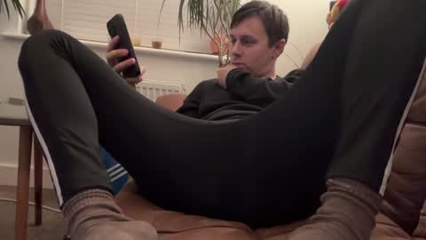 Snapshot of yesimlonely chatting on 02/09/25, 10:32 Sal online show from 02/09/25, 10:32