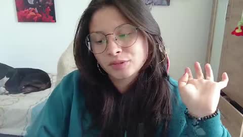 yessica_gomez01 online show from 05/04/26, 10:06