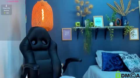 Snapshot of yessika_parker chatting on 10/18/25, 02:36 yessika_parker online show from 10/18/25, 02:36