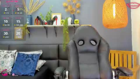 Snapshot of yessika_parker chatting on 07/17/26, 08:43 yessika_parker online show from 07/17/26, 08:43