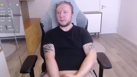Snapshot of yhdxhy chatting on 03/29/26, 01:00 James online show from 03/29/26, 01:00