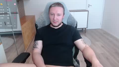 Snapshot of yhdxhy chatting on 04/05/26, 12:46 James online show from 04/05/26, 12:46