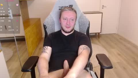 Snapshot of yhdxhy chatting on 04/10/26, 07:40 James online show from 04/10/26, 07:40