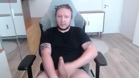 Snapshot of yhdxhy chatting on 05/03/26, 11:16 James online show from 05/03/26, 11:16
