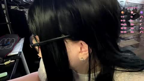 Lola online show from 06/08/26, 09:09