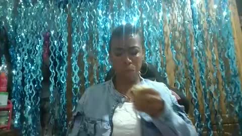 yilizalove_14 online show from 12/13/25, 09:31