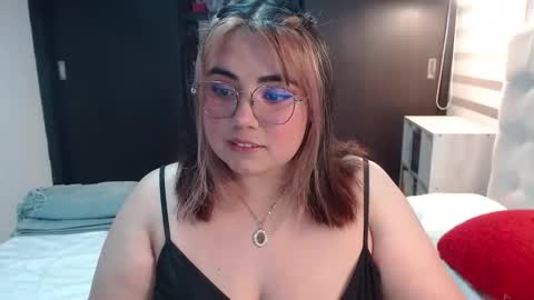 Snapshot of yini_angel07 chatting on 04/16/26, 02:23 hii i am yini online show from 04/16/26, 02:23