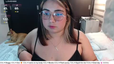 Snapshot of yini_angel07 chatting on 06/25/26, 03:06 hii i am yini online show from 06/25/26, 03:06