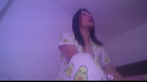 Yiny online show from 11/08/25, 09:09