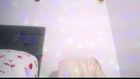 Yiny online show from 11/24/25, 10:04