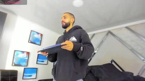 Yiyo online show from 02/05/25, 04:06