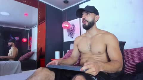 Yiyo online show from 02/11/25, 04:55