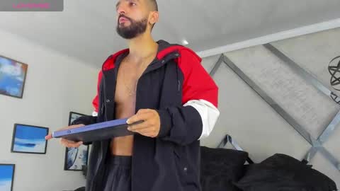 Yiyo online show from 02/12/25, 04:23