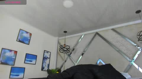 Yiyo online show from 02/14/25, 04:26