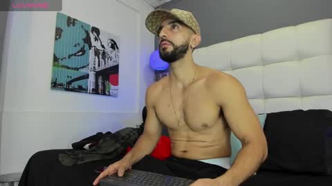 Yiyo online show from 02/23/25, 04:28