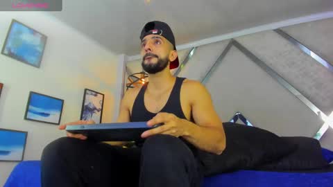 Yiyo online show from 03/11/25, 04:10