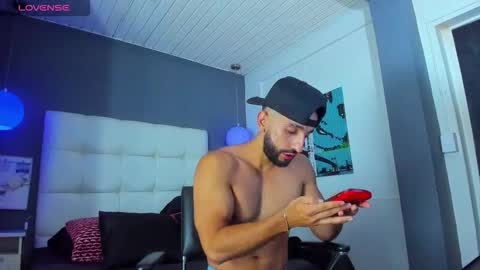 Yiyo online show from 09/19/25, 04:36