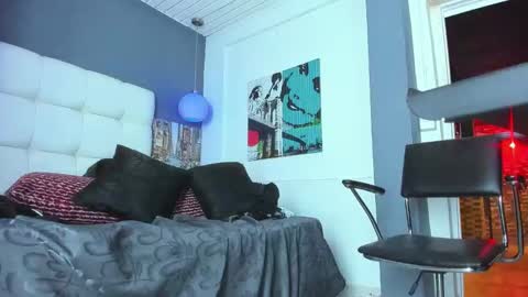 Yiyo online show from 09/21/25, 09:44