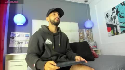 Yiyo online show from 10/15/25, 11:38