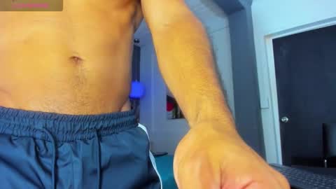 Yiyo online show from 11/23/25, 04:34