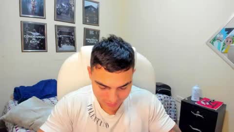 Snapshot of yker18 chatting on 12/09/24, 04:56 yker online show from 12/09/24, 04:56