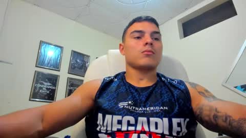 Snapshot of yker18 chatting on 12/10/24, 10:05 yker online show from 12/10/24, 10:05