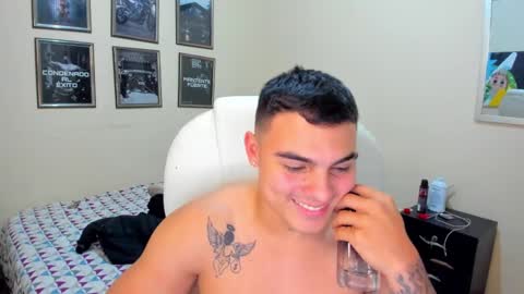 Snapshot of yker18 chatting on 12/17/24, 06:35 yker online show from 12/17/24, 06:35