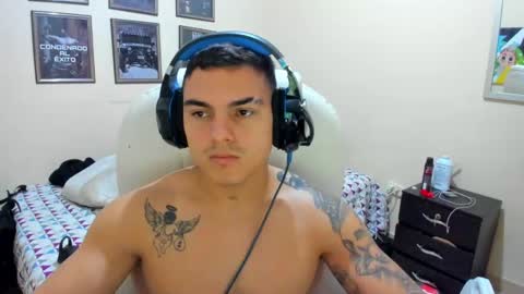 Snapshot of yker18 chatting on 12/17/24, 07:59 yker online show from 12/17/24, 07:59