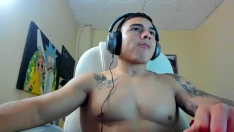 Snapshot of yker18 chatting on 12/29/24, 06:14 yker online show from 12/29/24, 06:14