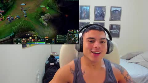 Snapshot of yker18 chatting on 01/07/25, 04:29 yker online show from 01/07/25, 04:29