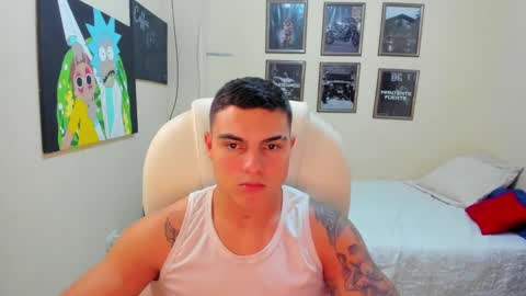 Snapshot of yker18 chatting on 01/08/25, 05:16 yker online show from 01/08/25, 05:16