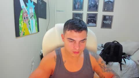 Snapshot of yker18 chatting on 01/10/25, 04:33 yker online show from 01/10/25, 04:33