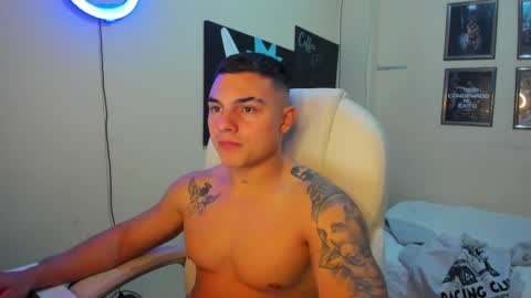 Snapshot of yker18 chatting on 01/16/25, 06:03 yker online show from 01/16/25, 06:03