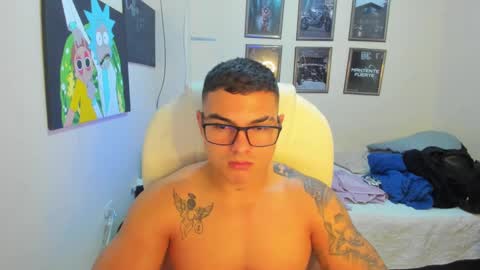 Snapshot of yker18 chatting on 01/16/25, 09:05 yker online show from 01/16/25, 09:05