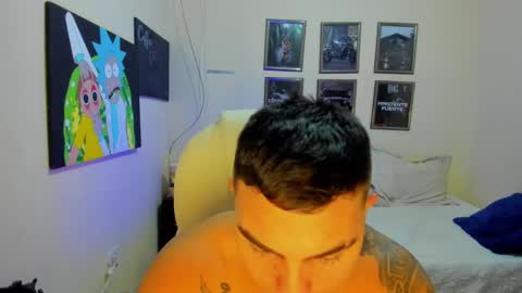 Snapshot of yker18 chatting on 01/21/25, 05:16 yker online show from 01/21/25, 05:16