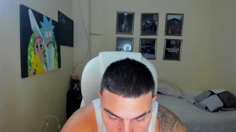 Snapshot of yker18 chatting on 01/31/25, 11:03 yker online show from 01/31/25, 11:03