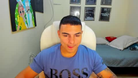 Snapshot of yker18 chatting on 03/06/25, 06:05 yker online show from 03/06/25, 06:05